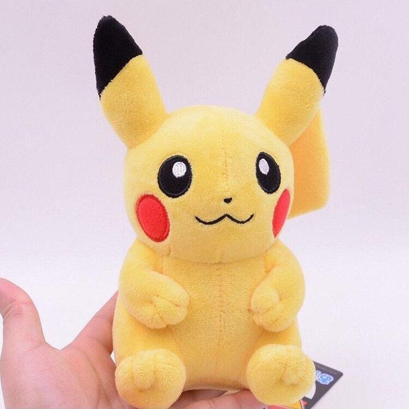 Boneco de Pelúcia - Pokémon Pikachu 20cm - Emina Shop Online